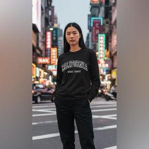 new-Classic Black & White 
California West Coast 
Long Sleeve Logo Top